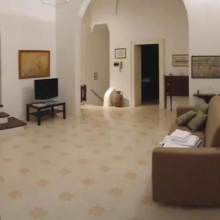 Antica Residenza Piazza Pisanelli بيت للعطل