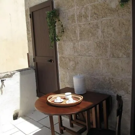 Antica Residenza Piazza Pisanelli *